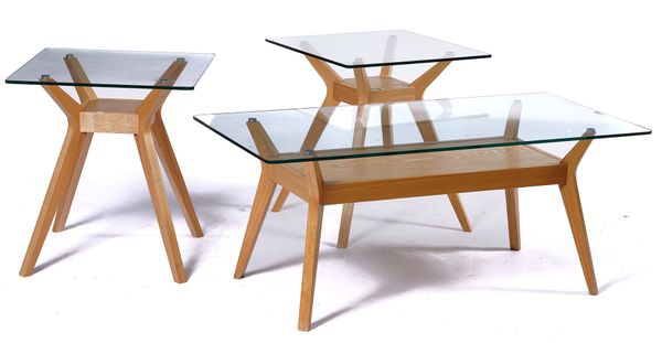 A MODERN RECTANGULAR GLASS AND OAK OCCASIONAL TABLE (3)