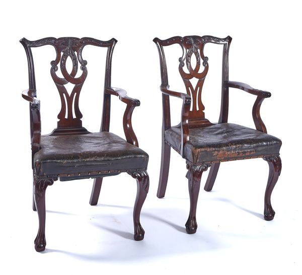 A PAIR OF MID 18TH CENTURY STYLE MAHOGANY OPEN ARMCHAIRS (2)