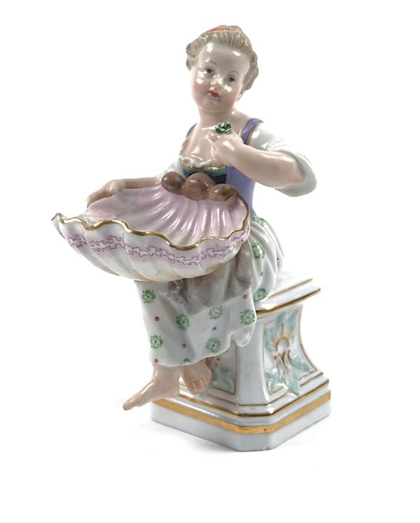 A MEISSEN PORCELAIN SALT