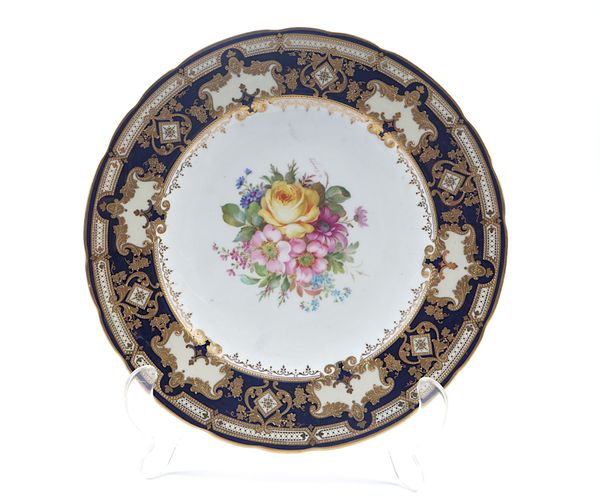 A ROYAL CROWN DERBY BONE CHINA CABINET PLATE