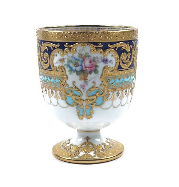 A RARE ROYAL CROWN DERBY GOOSE EGG CUP FROM THE JUDGE GARY SERVICE