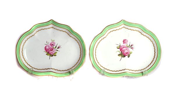 A PAIR OF DERBY PORCELAIN KIDNEY-SHAPED DISHES (2)