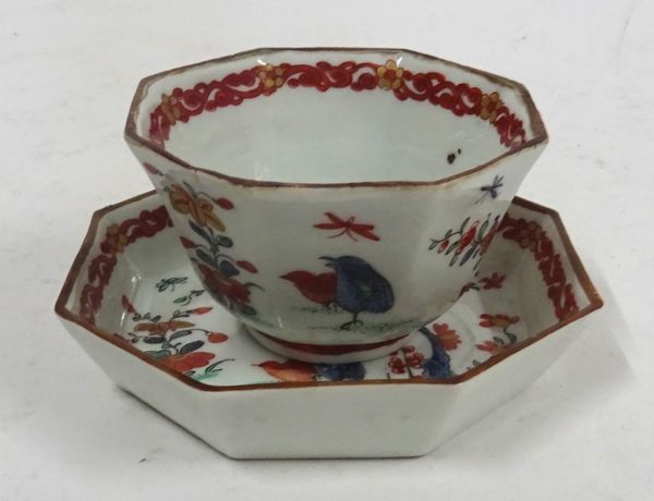 AN OCTAGONAL PORCELAIN TEABOWL AND A SAUCER (2)