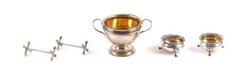 THREE ITEMS OF SILVER (3)