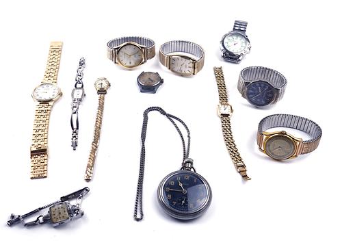 AN ELGIN M.O.D ISSUE KEYLESS WIND, OPENFACED BASE METAL CASED POCKET WATCH (12)