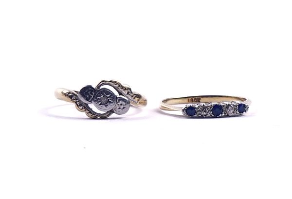 A GOLD, SAPPHIRE AND DIAMOND FIVE STONE RING AND ANOTHER GOLD RING (2)