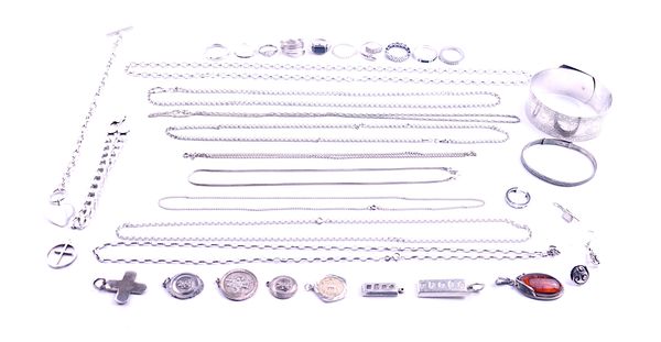 A COLLECTION OF SILVER JEWELLERY (46)