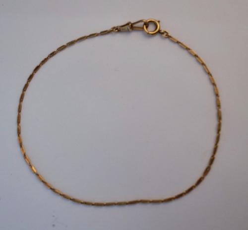 A GOLD DRESS ALBERT CHAIN