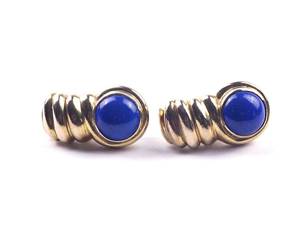 A KIKI McDONOUGH PAIR OF 9CT GOLD AND LAPIS LAZULI EARCLIPS