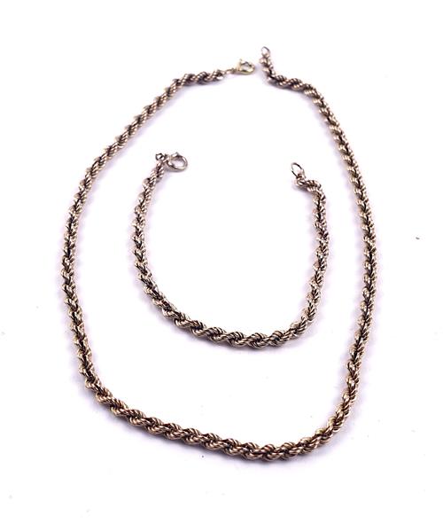 A 9CT GOLD ROPETWIST LINK NECKLACE AND A MATCHING BRACELET (2)