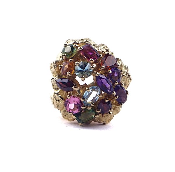 A MULTI-COLOURED GEMSTONE SET 18CT GOLD RING OF ABSTRACT CLUSTER DESIGN