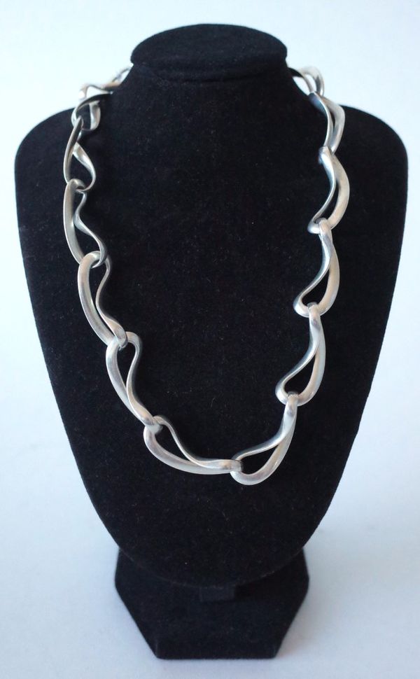 A GEORG JENSEN INFINITY SILVER NECKLACE