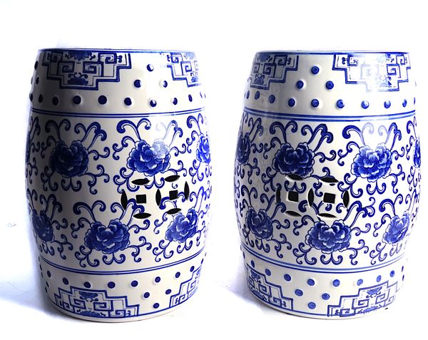 A PAIR OF CHINESE STYLE POTTERY GARDEN BARREL SEATS