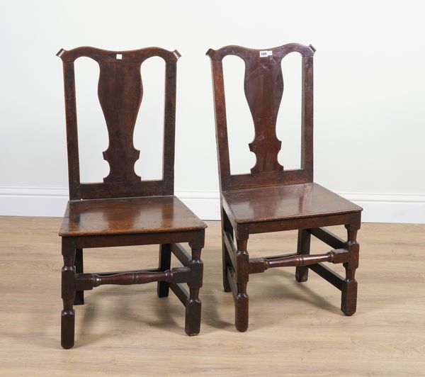 A PAIR OF 17TH CENTURY OAK VASE BACK SIDE CHAIRS ON BLOCK AND TURNED SUPPORTS (2)