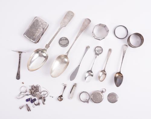 A GROUP OF SILVER AND SILVER MOUNTED WARES (QTY)