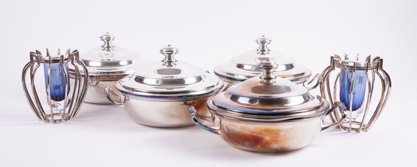 A GROUP OF PLATED WARES (6)