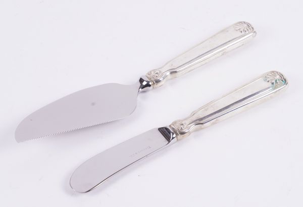 A TIFFANY AND CO STERLING HANDLED STEEL BLADED SMALL SERVING SLICE AND A MATCHING BUTTER KNIFE (2)