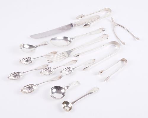 A GROUP OF SILVER AND SILVER MOUNTED FLATWARE (15)