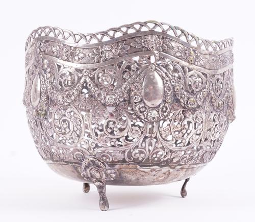 A FERN POT STAND DETAILED 830, PROBABLY GERMAN