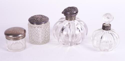 A GROUP OF SILVER MOUNTED GLASSWARE (4)