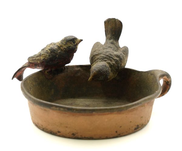 AN AUSTRIAN COLD PAINTED BRONZE PAIR OF BIRDS DRINKING