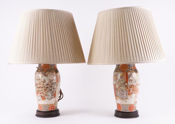 A PAIR OF SATSUMA TABLE LAMPS (4)