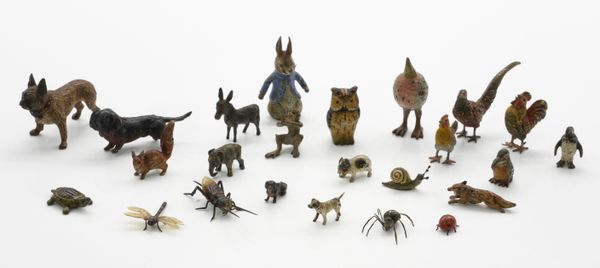 A COLLECTION OF THIRTY-SIX COLD PAINTED INSECTS, ANIMALS AND SMALL FIGURES (36)