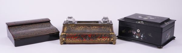 A FRENCH BOULLE BRASS AND TORTOISESHELL MARQUETRY WRITING SLOPE AND INKSTAND (3)