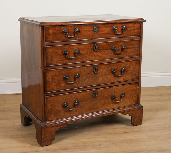 A SMALL MID-18TH CENTURY MAHOGANY FOUR DRAWER CHEST OF DRAWERS