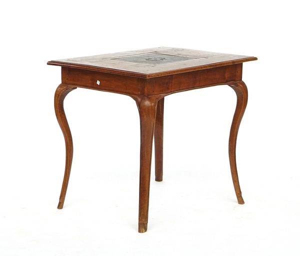 A 19TH CENTURY FRENCH WALNUT WRITING TABLE