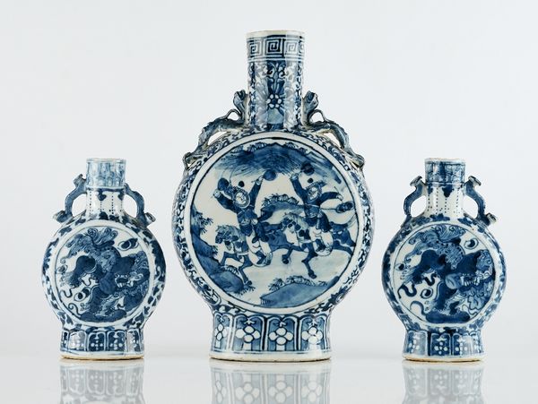 A Chinese blue and white moonflask