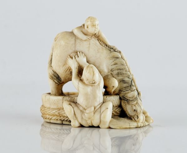 A Japanese ivory netsuke