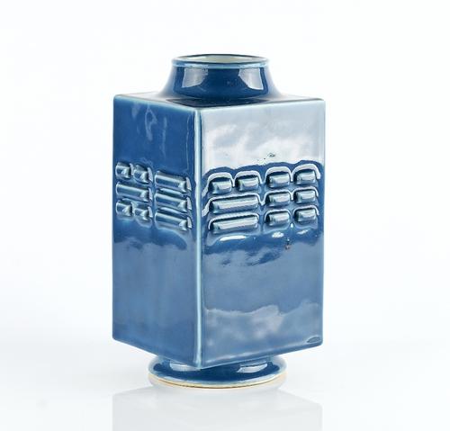 A Chinese blue-ground  vase ( Cong)
