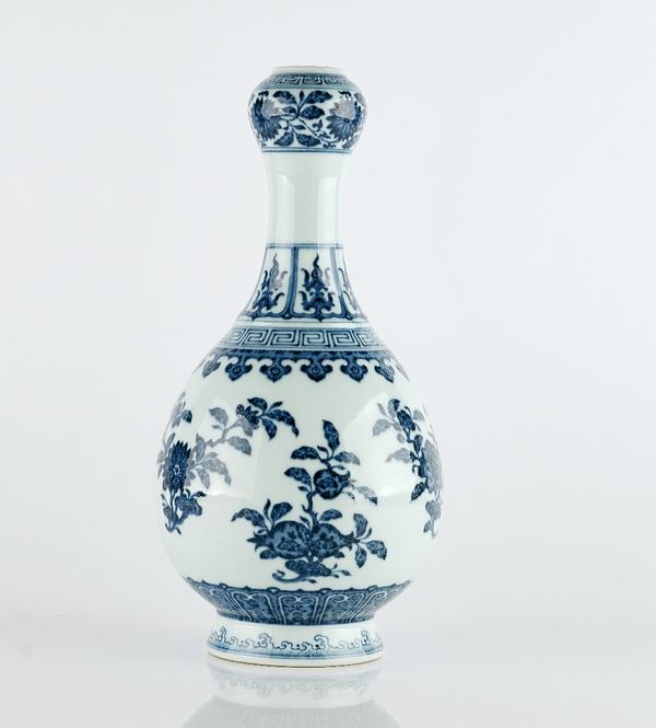 A MING STYLE BLUE AND WHITE VASE