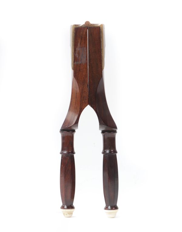 A rosewood 'press'/'squeezer'