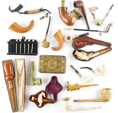 A LARGE QUANTITY OF VARIOUS PIPES/CHEROOT HOLDERS/SMOKING ACCESSORIES (QTY)