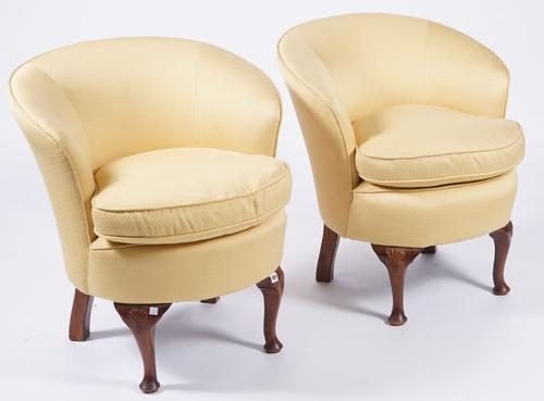A PAIR OF YELLOW UPHOLSTERED TUB BACK EASY ARMCHAIRS (2)