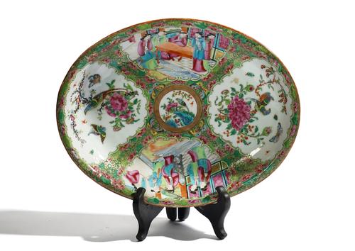 A CANTON FAMILLE-ROSE OVAL SHALLOW BOWL