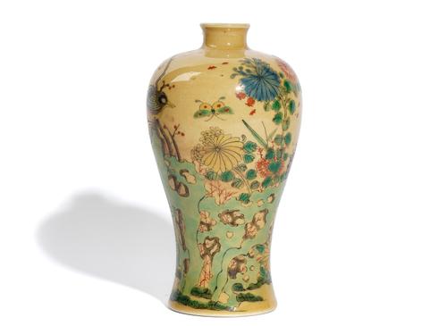 A CHINESE SLENDER BALUSTER VASE