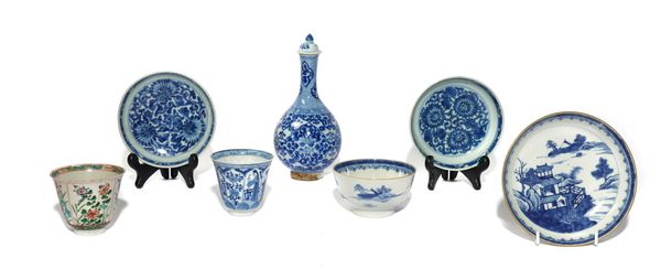 A GROUP OF CHINESE BLUE AND WHITE PORCELAIN  AND A FAMILLE-VERTE BEAKER (8)