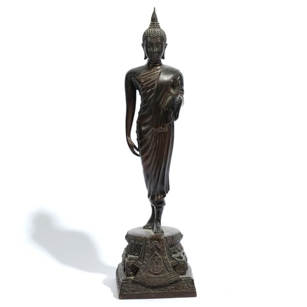 A THAI BRONZE FIGURE OF BUDDHA