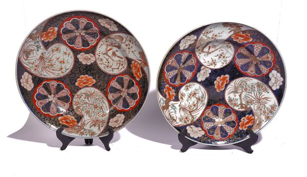 A PAIR OF LARGE JAPANESE IMARI CHARGERS (2)