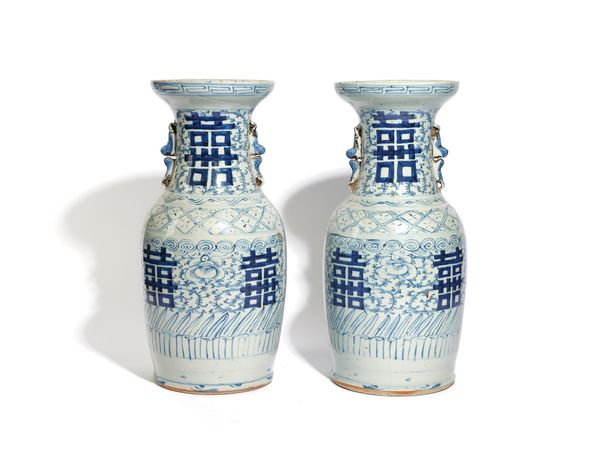 A PAIR OF CHINESE BLUE AND WHITE BALUSTER VASES (2)