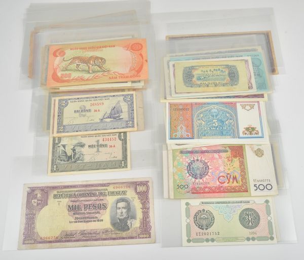 A LARGE COLLECTION OF BANK NOTES OF THE WORLD