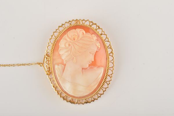 A 9CT GOLD MOUNTED SHELL CAMEO BROOCH