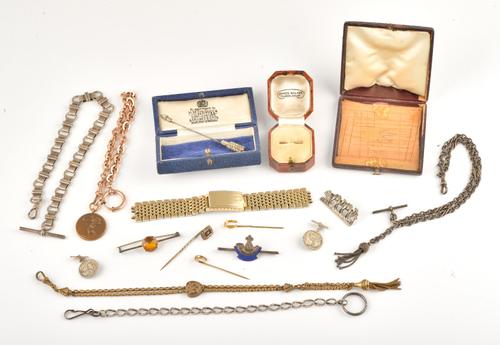 A SMALL GROUP OF JEWELLERY AND AN OMEGA WATCH BRACELET