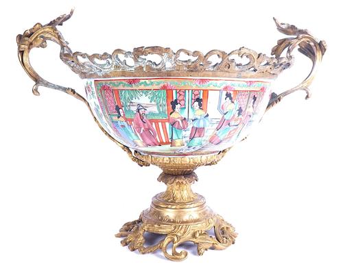A CHINESE CANTONESE FAMILY ROSE PORCELAIN AND ORMOLU MOUNTED BOWL