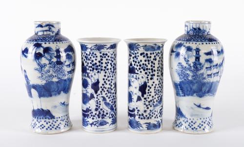 TWO SMALL PAIRS OF CHINESE BLUE AND WHITE VASES (4)