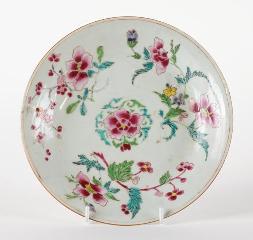 A CHINESE FAMILLE-ROSE PLATE