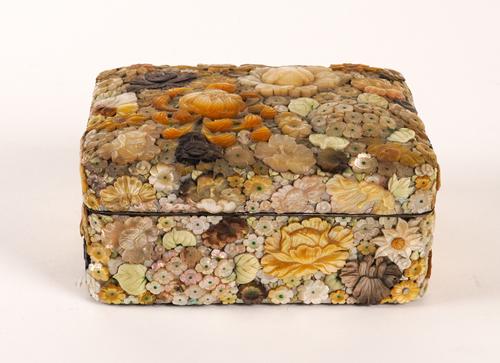 A JAPANESE SHELL AND IVORY INLAID RECTANGULAR BOX AND COVER (2)
